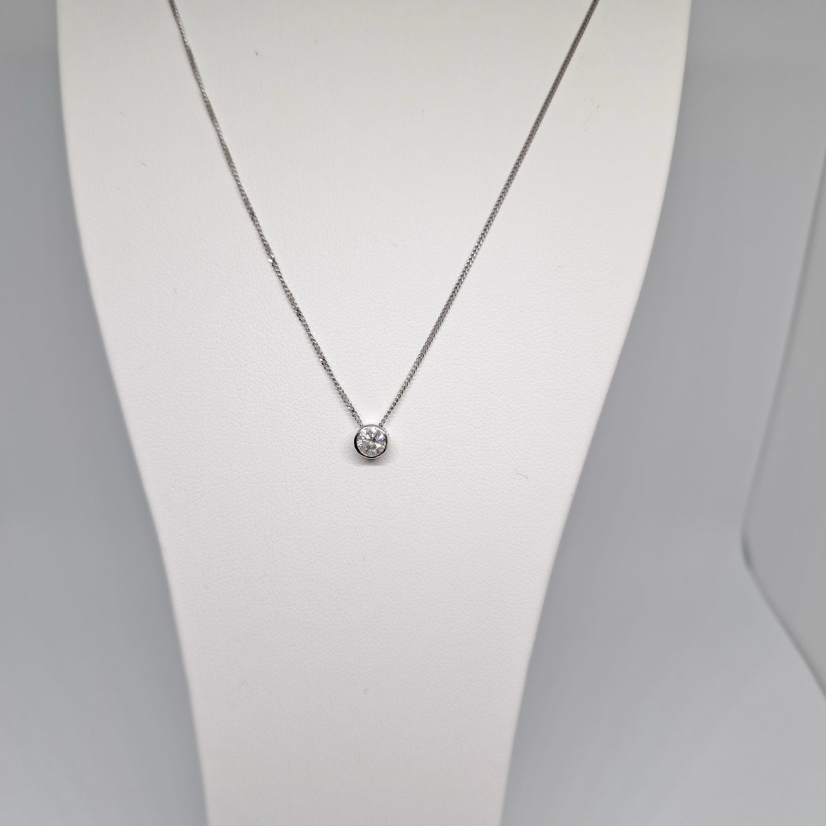 Collinsons 18ct White Gold Diamond Solitaire Pendant 0.30ct