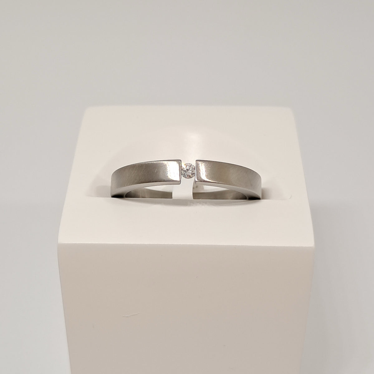 Collinsons Titanium Band Tension Set Diamond
