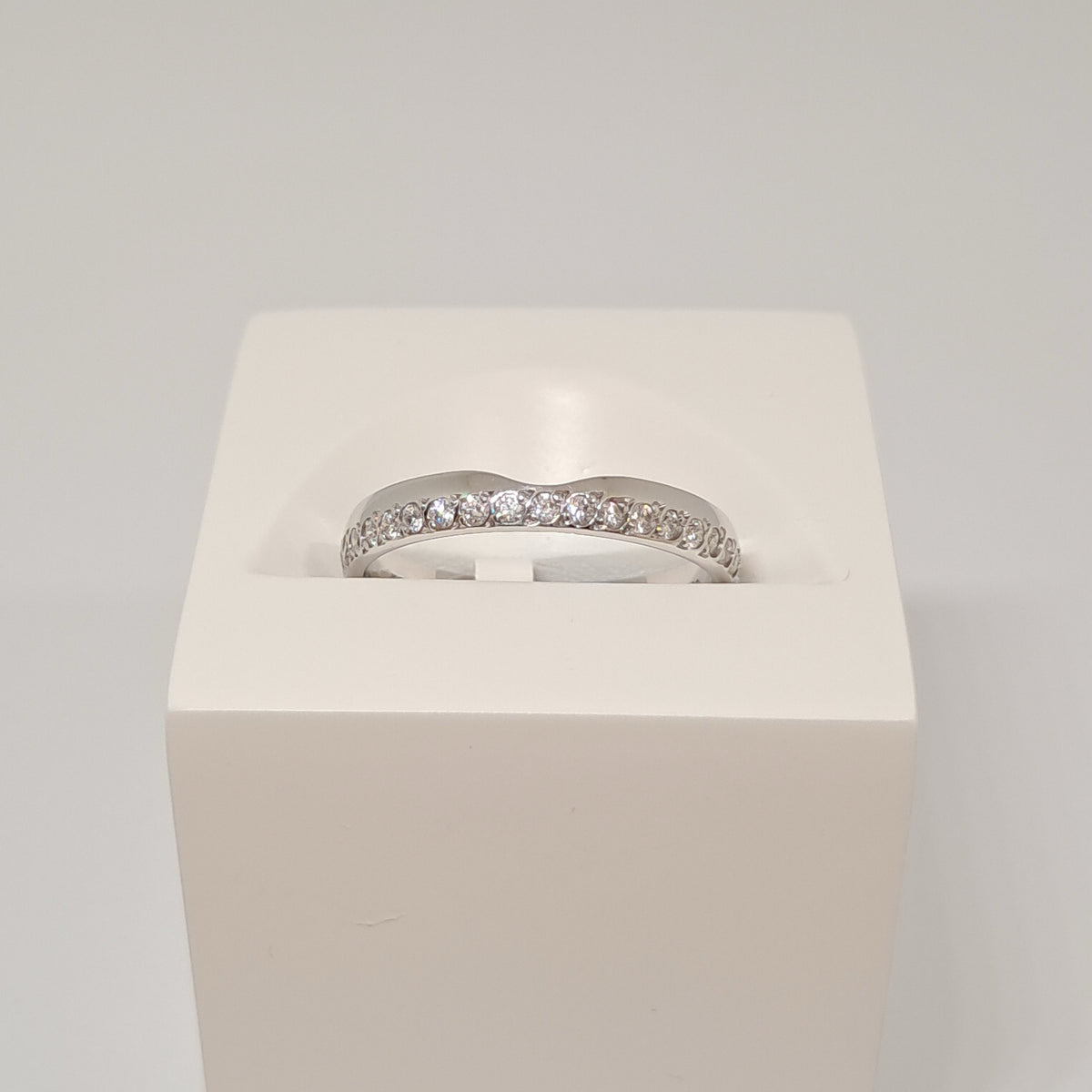 Collinsons 18ct White Gold Half Diamond Set Band with Cut out 0.20ct
