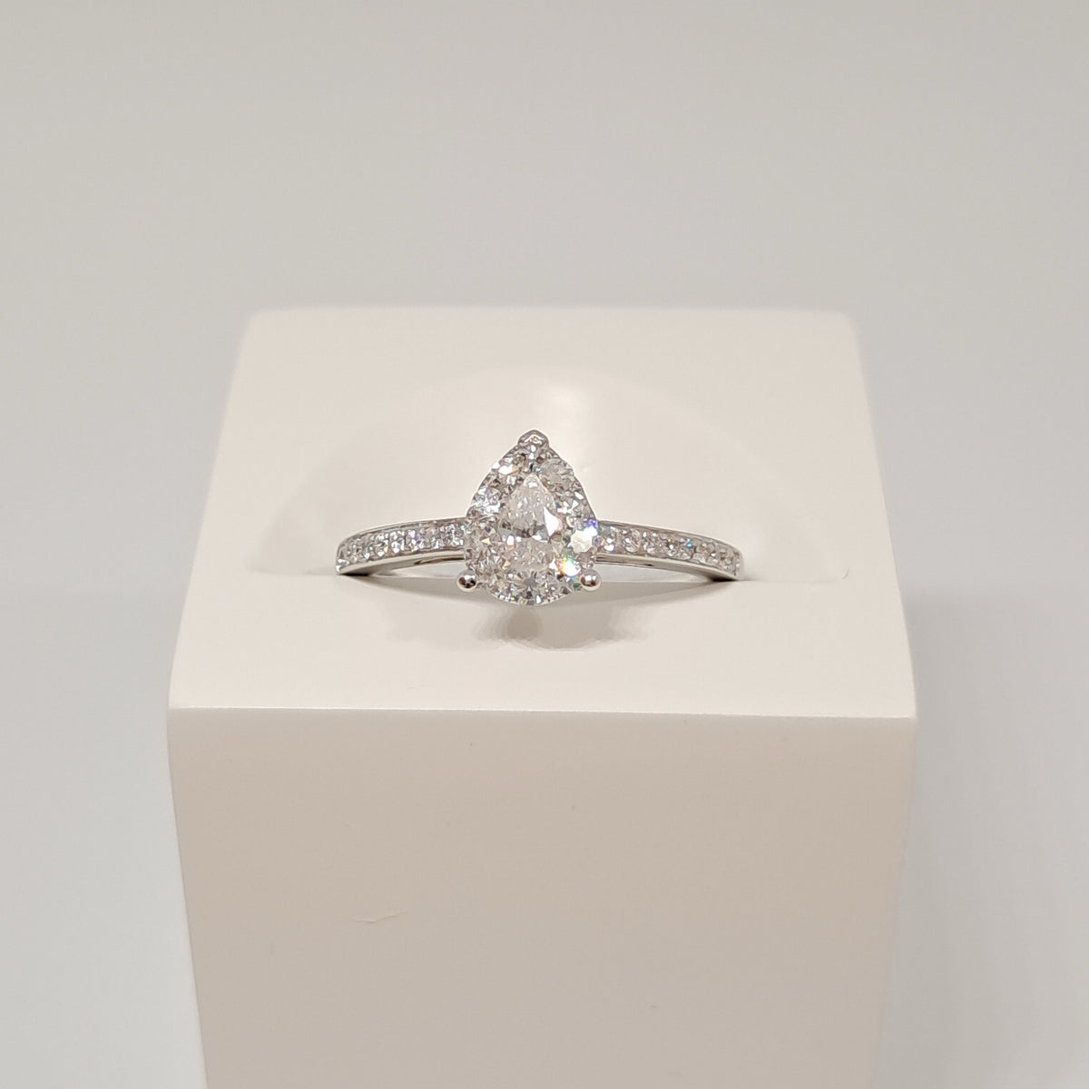 Collinsons 18ct White Gold Pear Illusion Set Diamond Ring 0.50ct