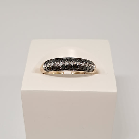 Collinsons 9ct Yellow Gold Black & White Diamond Three Row Rounded Band