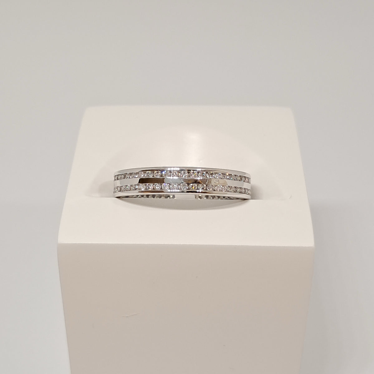 Collinsons 18ct Double Row Full Diamond Eternity Band Ring