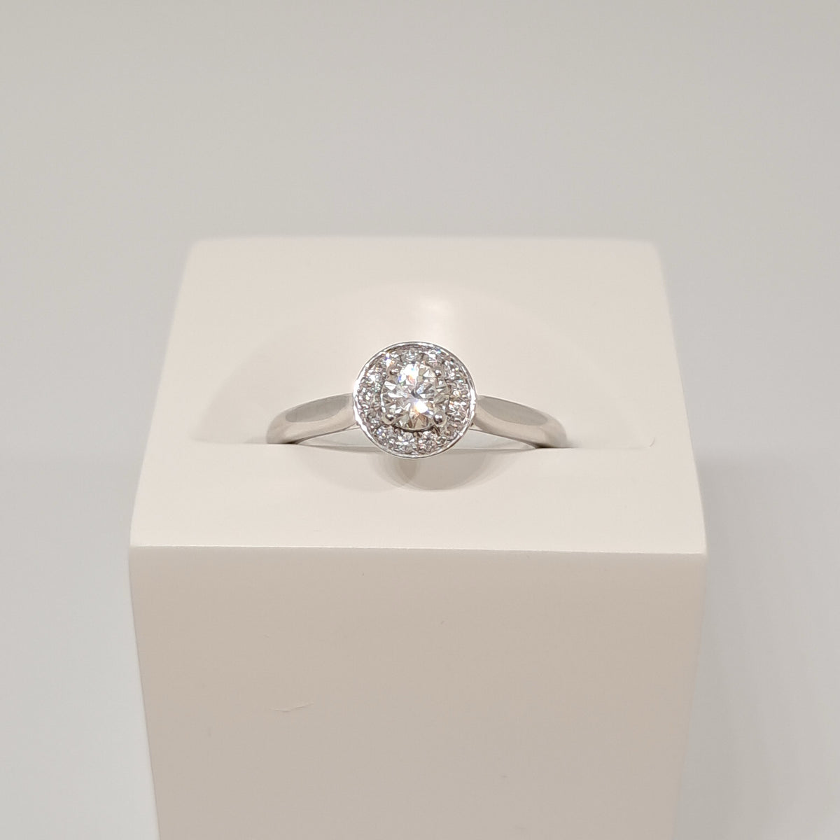Collinsons Platinum Round Diamond Halo Ring 0.23ct 0/08ct