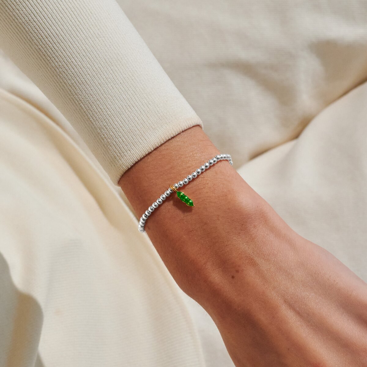 A Little Vibes 'Peas in a pod' Bracelet In Silver Plating 9842