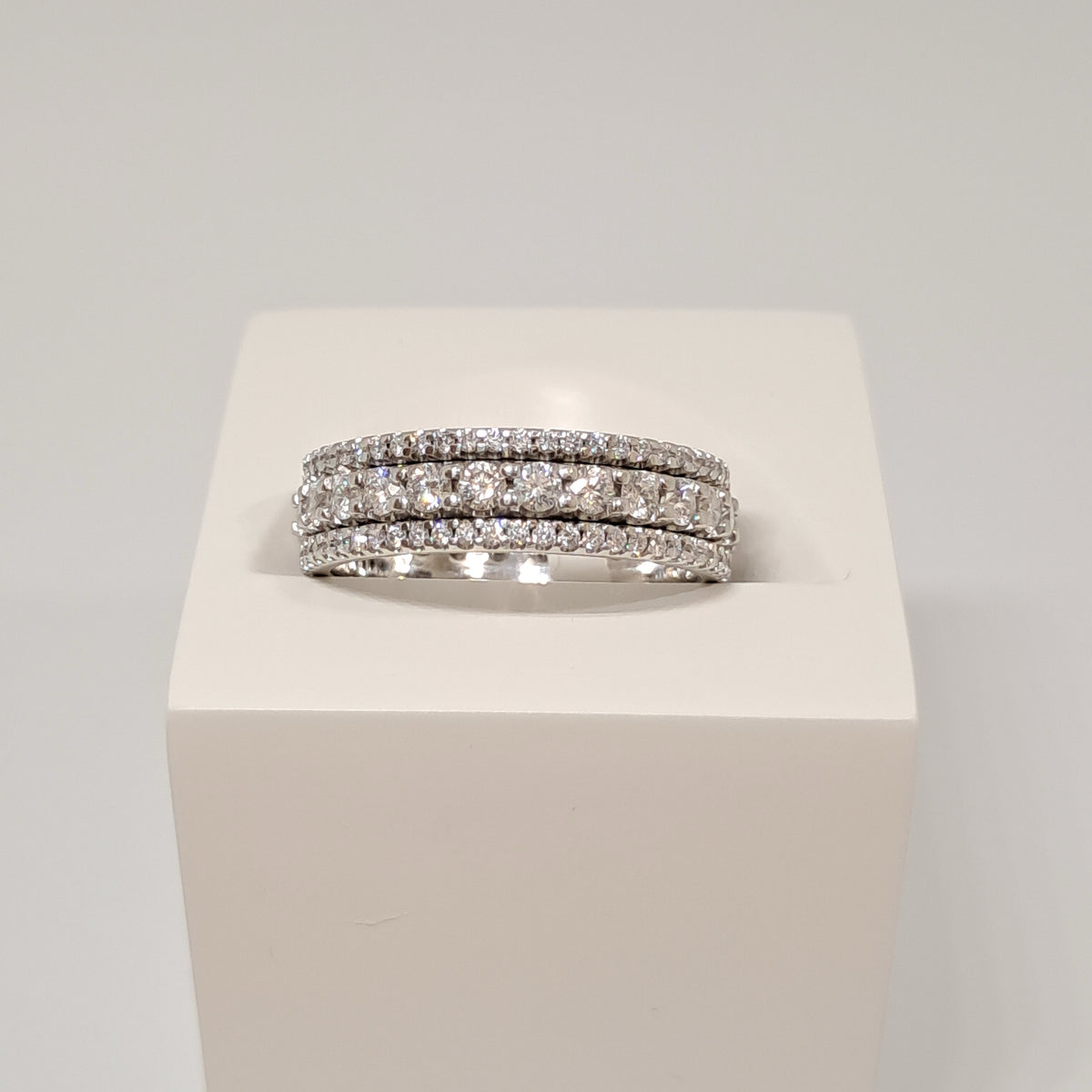 Collinsons 18ct White Gold Full Diamond Eternity Band 1.46ct