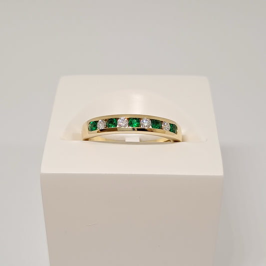 Collinsons 18ct Yellow Gold Emerald & Diamond Chanel Set Band 0.18ct