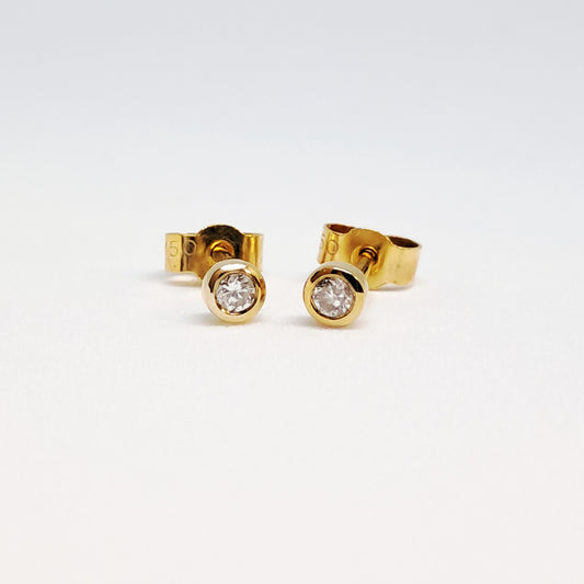 Collinsons 18ct Yellow Gold Diamond Stud Earrings